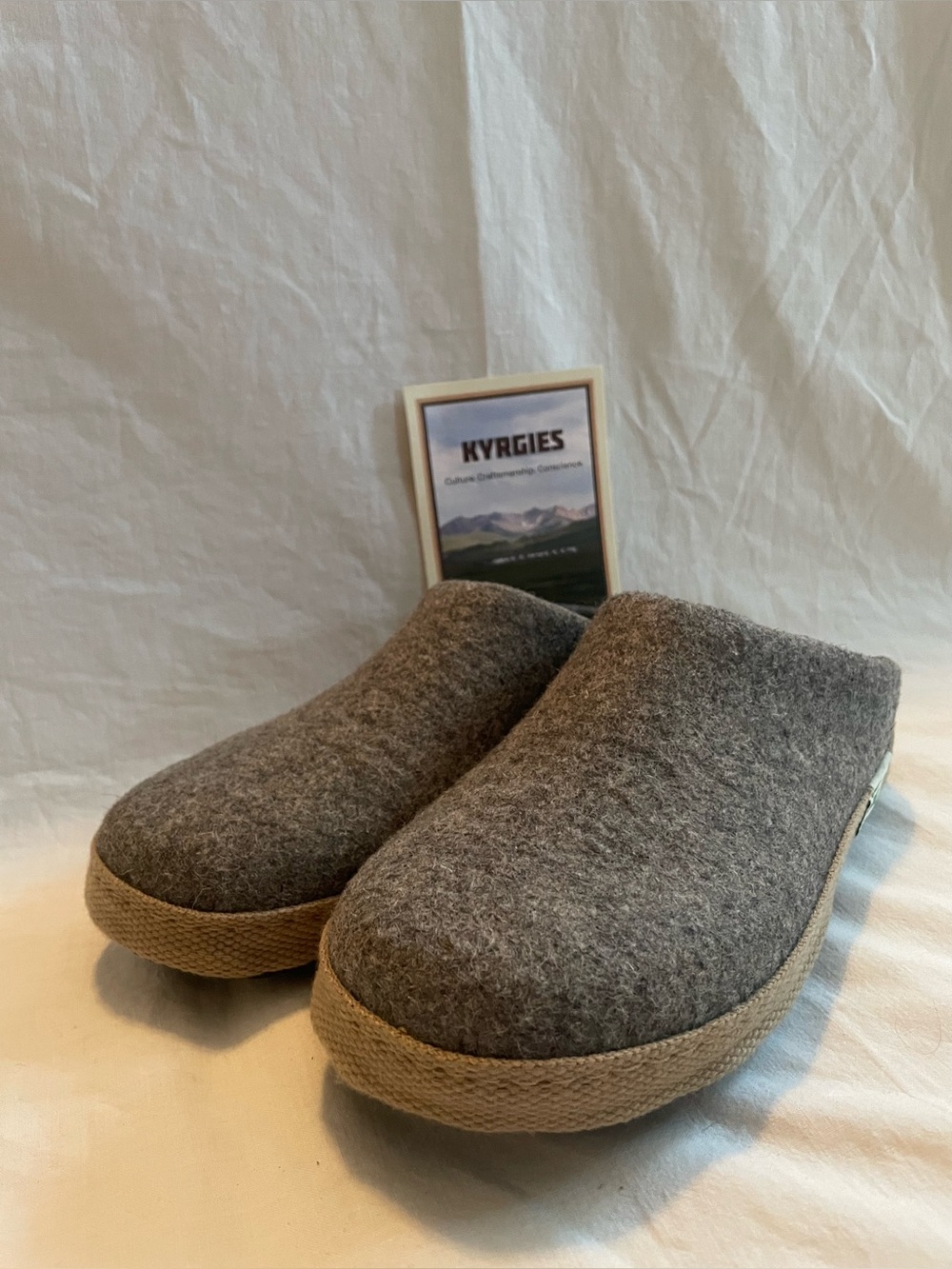 NWOT Kyrgies boiled wool indoor slippers.